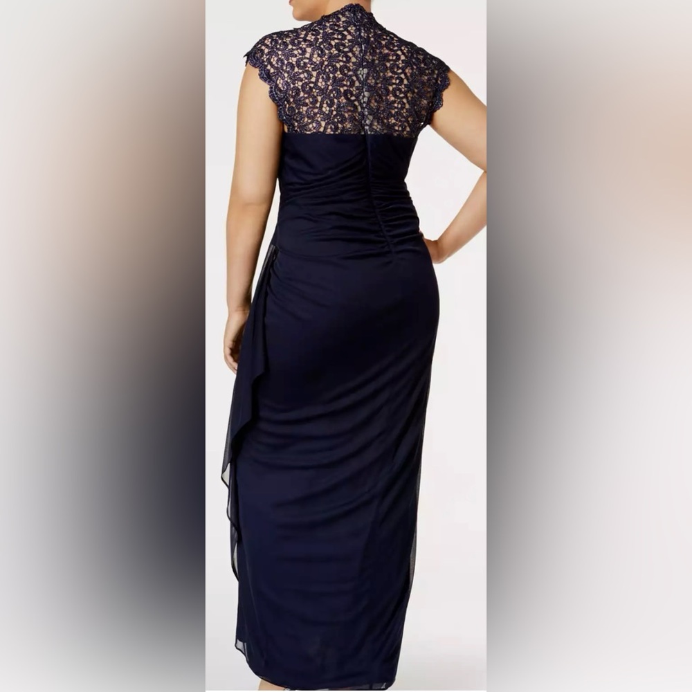Chic Navy Blue Lace Evening Gown